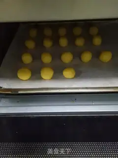 Make Gold coconut ball step 6
