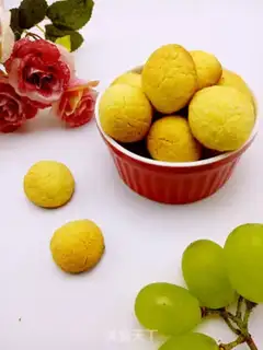 Make Gold coconut ball step 7