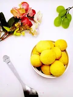 Make Gold coconut ball step 8