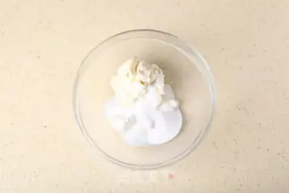Make A cheese-leashed egg step 10