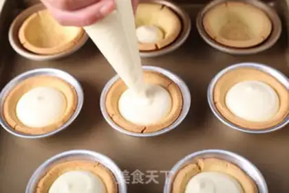Make A cheese-leashed egg step 13