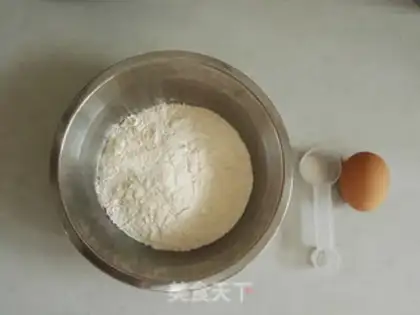 Make Egghand noodles step 0