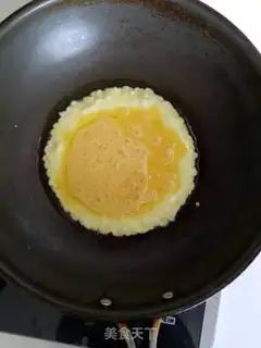 Make Tomato fried eggs step 4