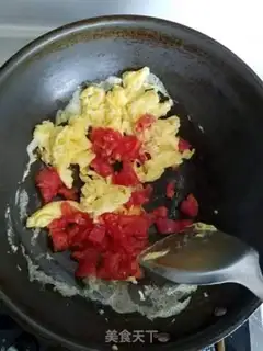 Make Tomato fried eggs step 5