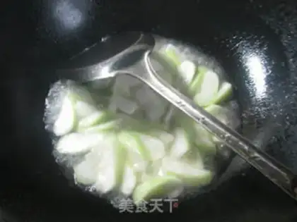 Make Squeeze the cabbage and make the melon step 5