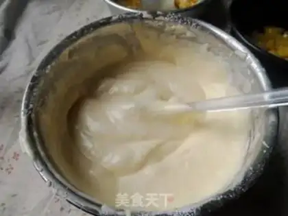 Make Pineapple flipping sponge cake step 4