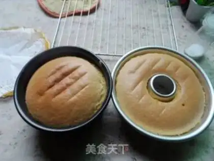 Make Pineapple flipping sponge cake step 7