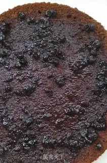 Make Dinosaurs birthday cake step 5