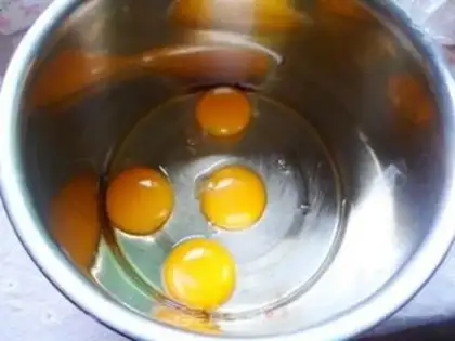 Make SpongeBob cake step 1