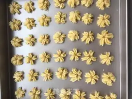 Make Flower cookies step 7
