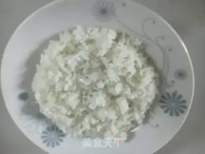 Make Pineapple rice step 1