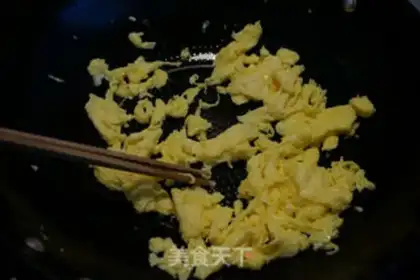 Make Tomato fried eggs step 4