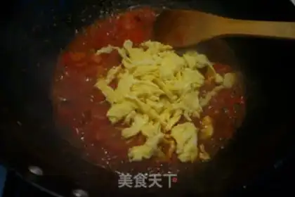 Make Tomato fried eggs step 12