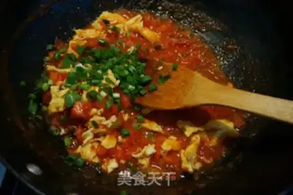 Make Tomato fried eggs step 14