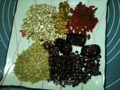 Make walnut oatmeal, red soy sauce step 0