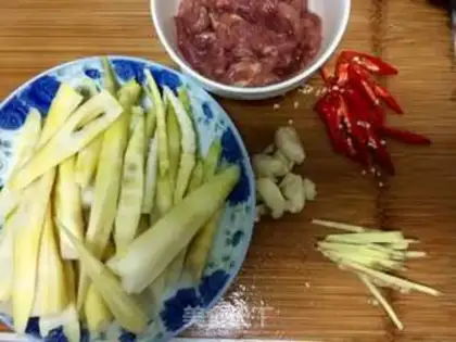 Make Spicy fried meat step 0