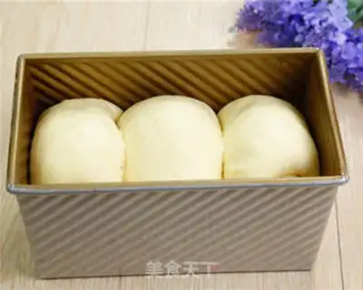 Make A milk toast from Hsiao Chong step 5