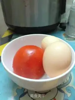 Make Tomato fried eggs step 0