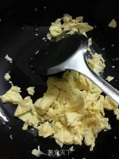 Make Tomato fried eggs step 4