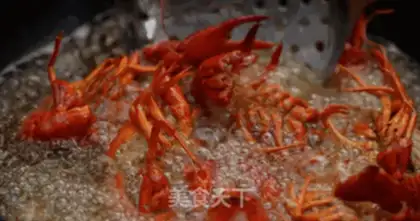 Make Spicy lobster step 2