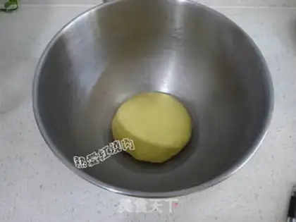 Make Sesame sauce, red sugar toast step 4
