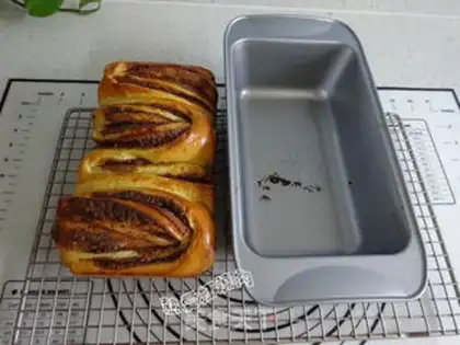 Make Sesame sauce, red sugar toast step 17