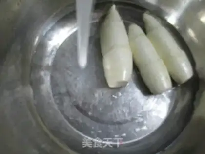 Make ♪ Black-muck, white-eared pig hoof ♪ step 1