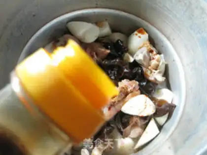 Make ♪ Black-muck, white-eared pig hoof ♪ step 9