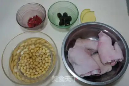 Make Soybeans foot soup step 2