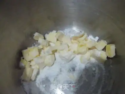 Make Peanut butter, pine pine crackers step 1
