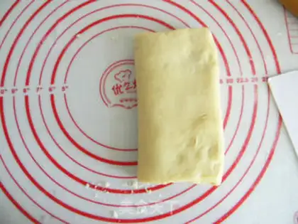 Make Tore the toast with curly hands step 6