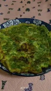 Make Wheatgrass fried eggs step 7