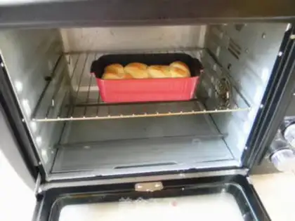 Make Tore the toast with curly hands step 12