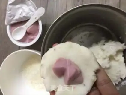 Make Blueberry pudding ball step 4