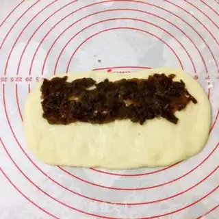 Make Lovely caterpillar sandbag step 4