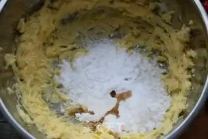 Make Royal cookies step 1