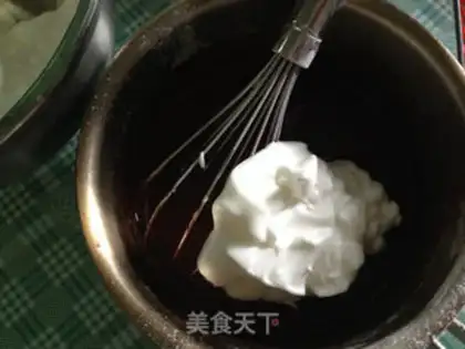 Make Pour some cocoa rolls step 7