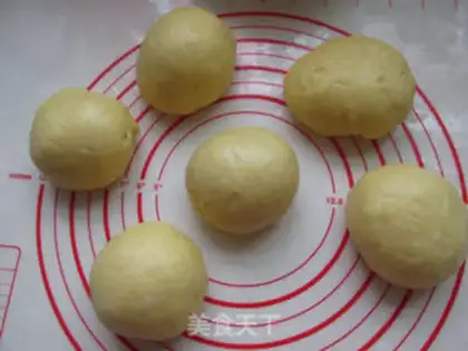 Make Egg yolk toast step 3