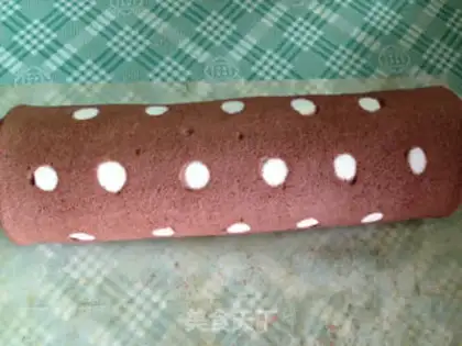 Make Pour some cocoa rolls step 20