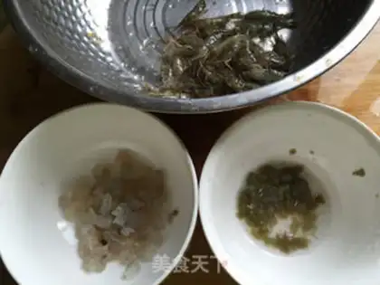Make Three shrimp noodles step 1