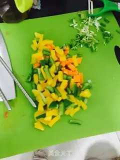 Make Pepper tomato egg noodles step 0