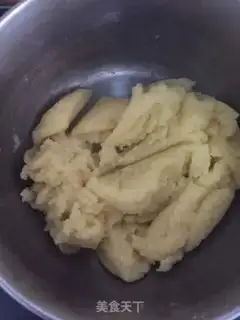Make Big pineapple puff step 1
