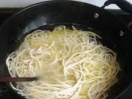 Make cucumber veal noodles step 2