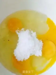 Make Italian sponge cake step 1
