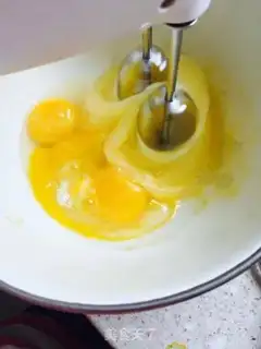 Make Italian sponge cake step 2
