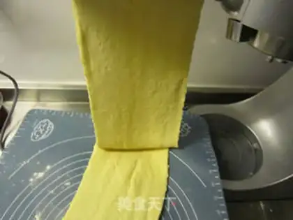 Make Sugar roses step 8