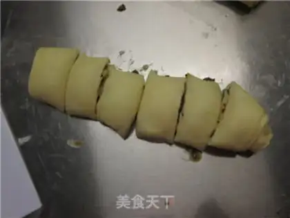 Make Sugar roses step 12