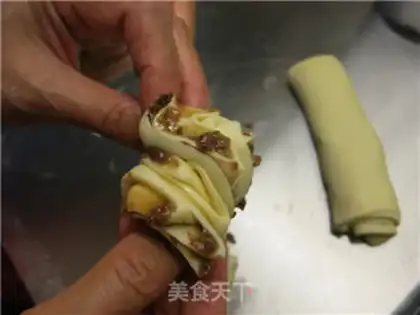 Make Sugar roses step 15