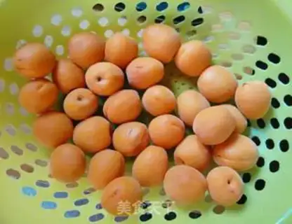 Make Homemade almond sauce step 0