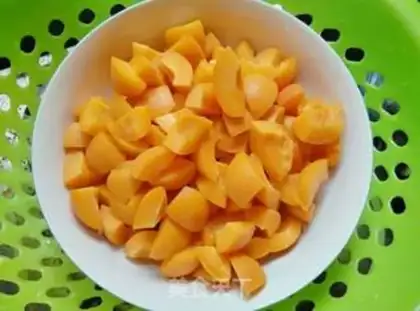 Make Homemade almond sauce step 1